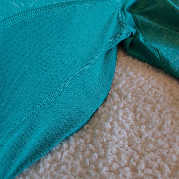 🌺 Like New Lululemon Half Zip Running Shirt/Shacket - Picture 12 of 16